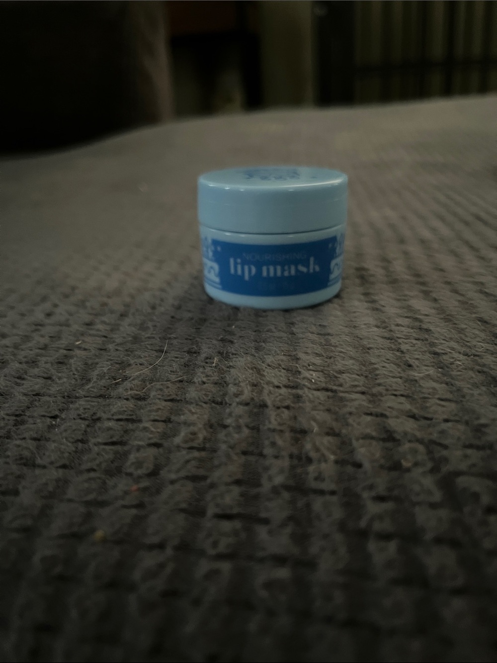 Lip mask